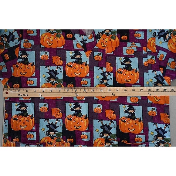 Women's Scrub Top Halloween Pumpkin Pattern Size Small - Picture 7 of 10